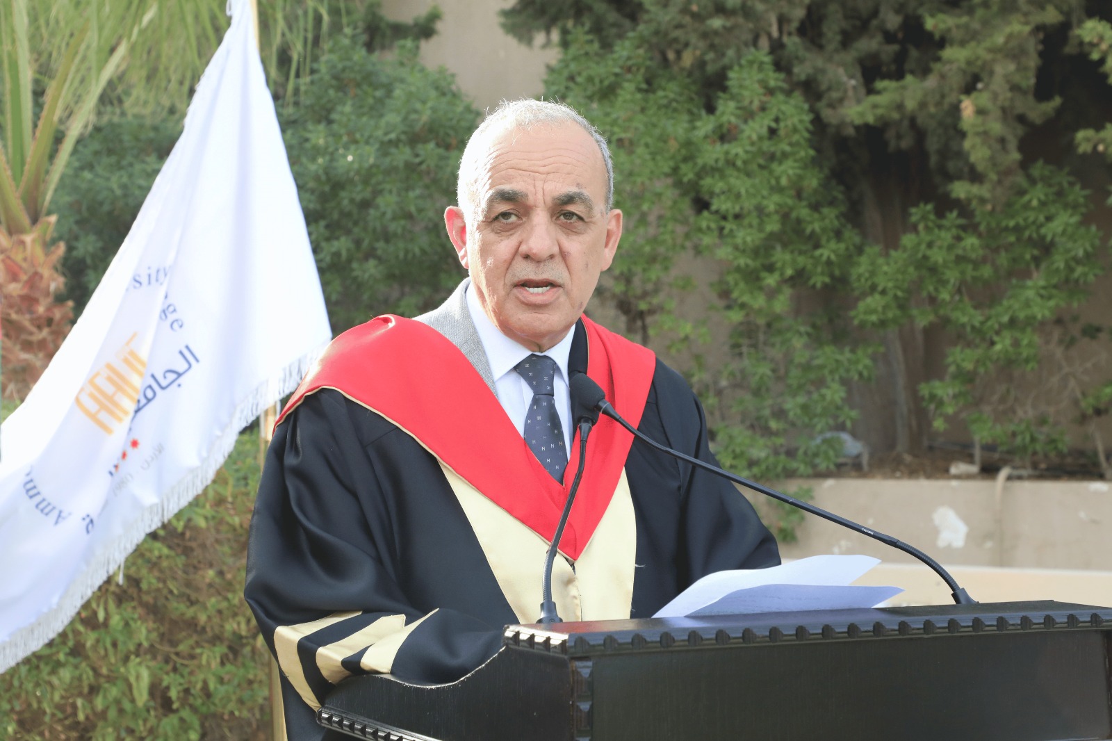 وزير السياحة والآثار يرعى حفل تخريج كلية عمون الجامعية التطبيقية 