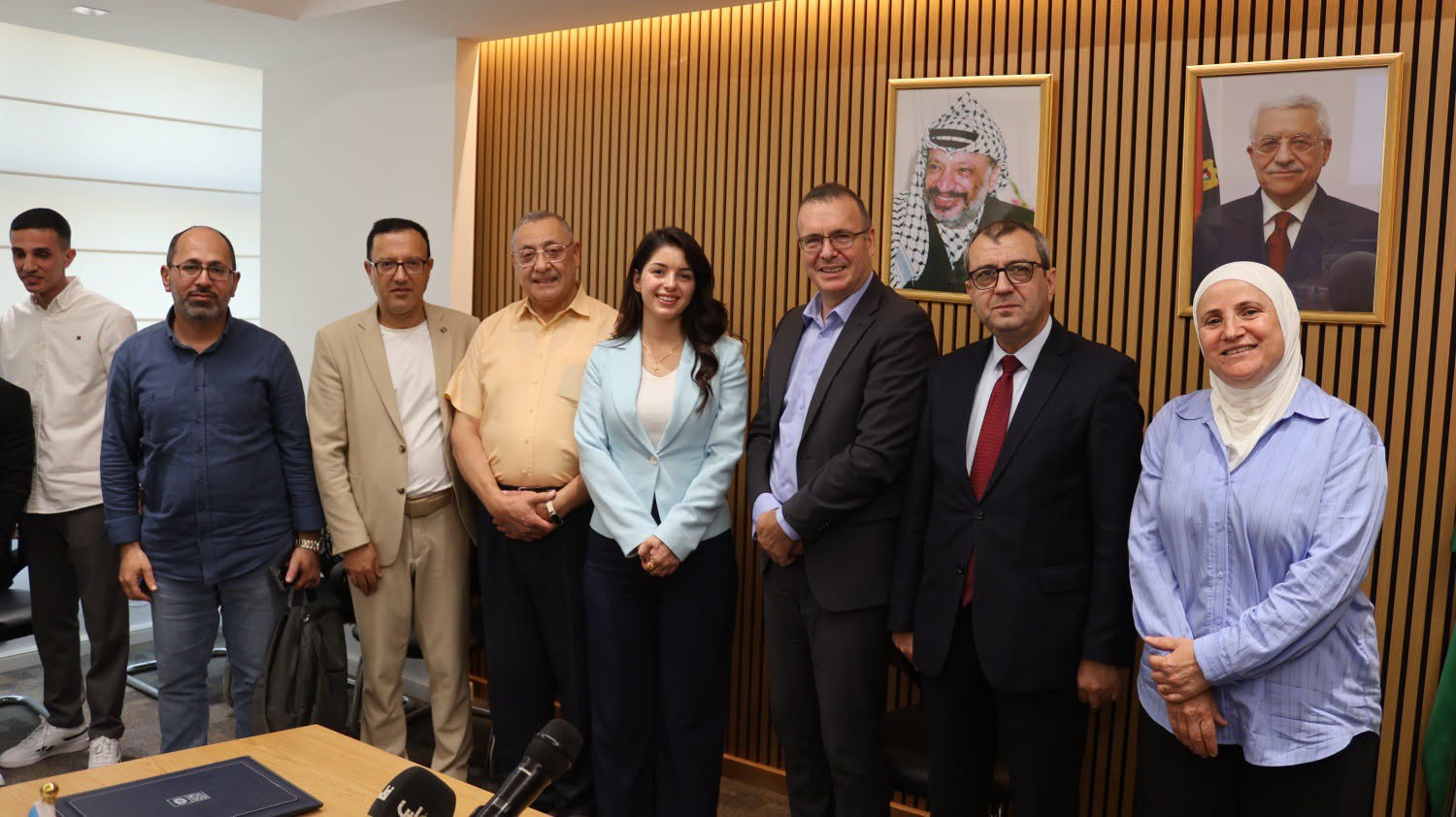 سلطة جودة البيئة تشرف على توقيع عقود 7 مشاريع بيئية لتعزيز الاستدامة والصمود المناخي