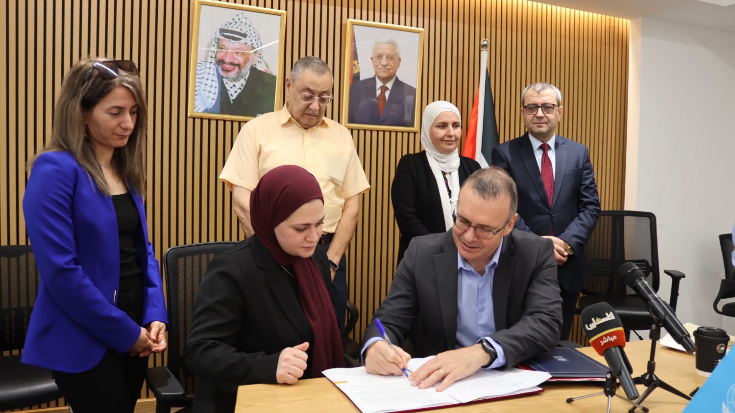 سلطة جودة البيئة تشرف على توقيع عقود 7 مشاريع بيئية لتعزيز الاستدامة والصمود المناخي