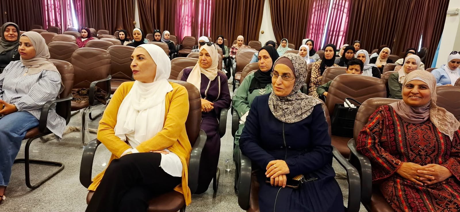 تجمع لجان المرأة الأردني في مادبا ينظم ندوة حوارية حول الأحزاب السياسية ودور المرأة في الحياة الحزبية