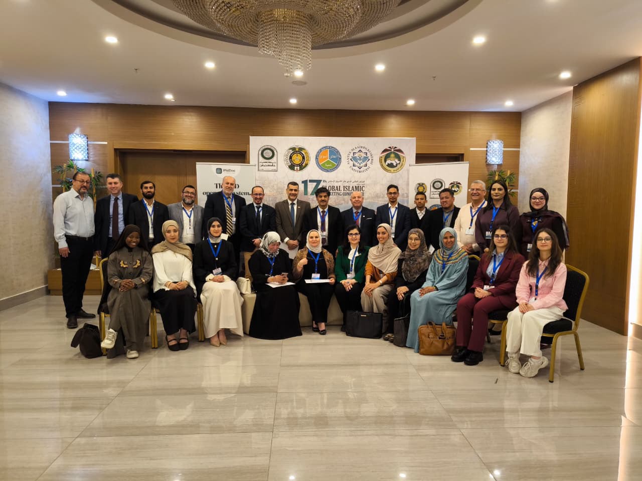 الدكتورة ميسون السليم تعرض بحثاً حول المرأة وصنع القرار وتدير جلسة علمية بالمؤتمر العالمي السابع عشر للتسويق الإسلامي