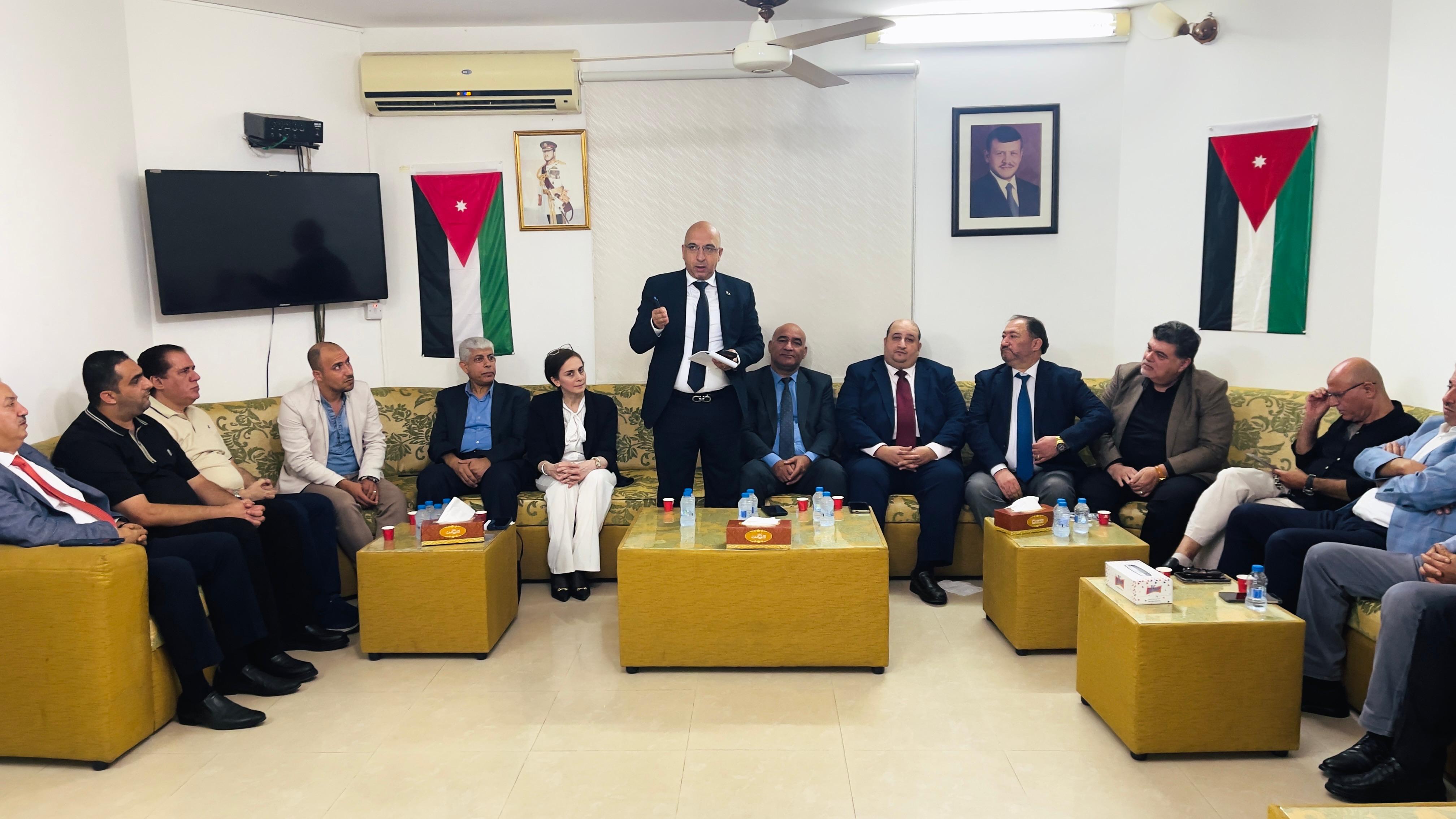 نادي الجالية الأردنية في سلطنة عُمان ينظم لقاءً حواريًا مع وفد وزارة التربية والتعليم وتنمية الموارد البشرية.